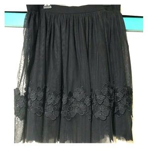 🚫SOLD 🚫 Black Tulle Floral Skirt 🚫 SOLD 🚫